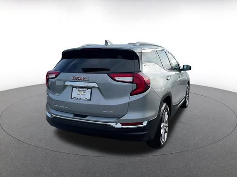 Used 2024 GMC Terrain SLT image 14