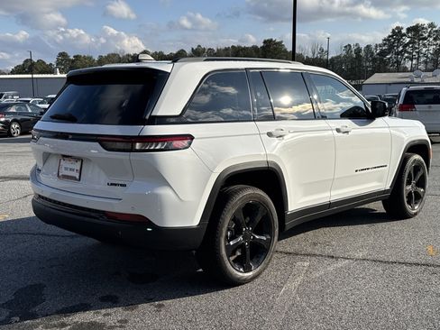 New 2025 Jeep Grand Cherokee Limited w/ Black Appearance Package image 3