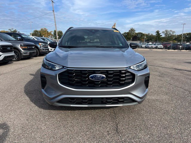 Certified 2024 Ford Escape ST-Line w/ Tech Pack #1 AWD/4WD image 2