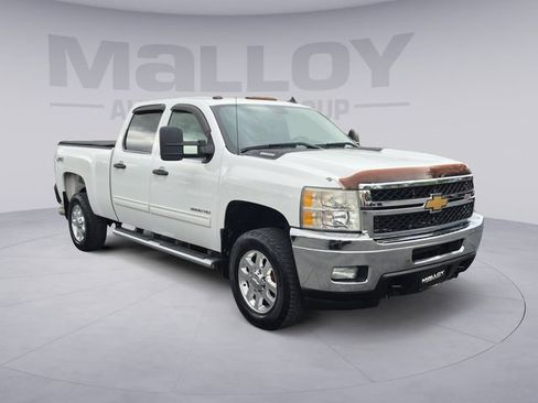 Used 2011 Chevrolet Silverado 3500 LT w/ Interior Plus Package AWD/4WD image 7