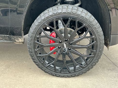 Used 2025 Chevrolet Tahoe Premier image 10