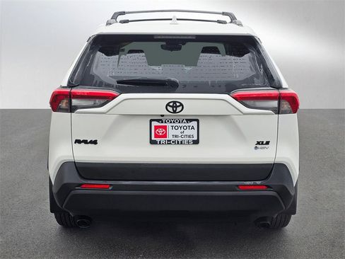 Used 2025 Toyota RAV4 XLE image 4