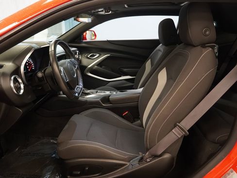 Used 2017 Chevrolet Camaro SS RWD image 6