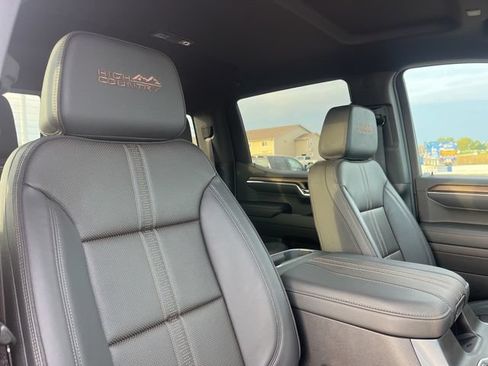 Used 2025 Chevrolet Silverado 1500 High Country AWD/4WD image 60