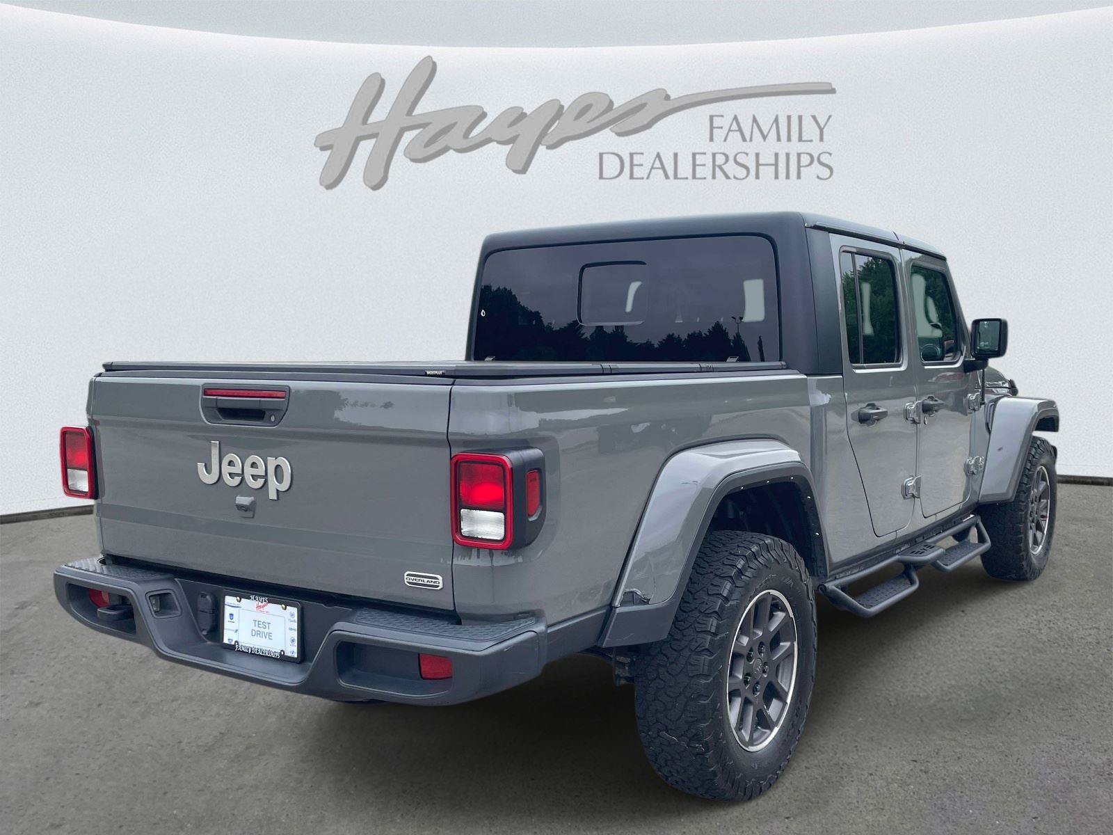 Used 2023 Jeep Gladiator Overland AWD/4WD image 3