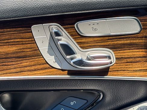 Used 2019 Mercedes-Benz GLC 300 image 20