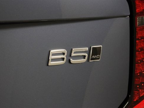 Certified 2025 Volvo XC90 B5 Core image 20