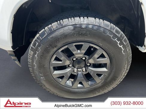 Used 2022 Toyota Tacoma SR5 AWD/4WD image 14