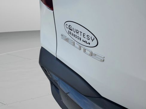 Certified 2025 Kia Seltos EX w/ EX Sunroof Package image 8