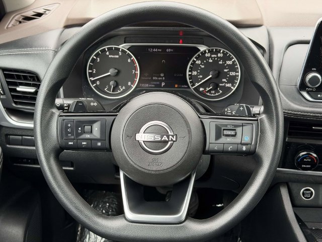Used 2023 Nissan Rogue SV FWD image 18
