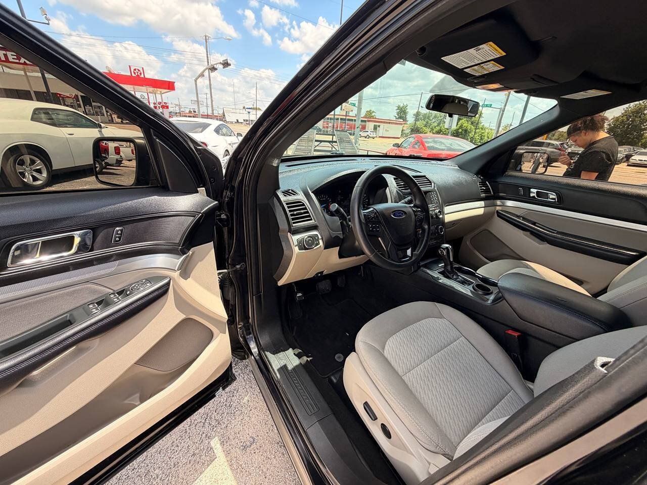 Used 2019 Ford Explorer FWD image 9