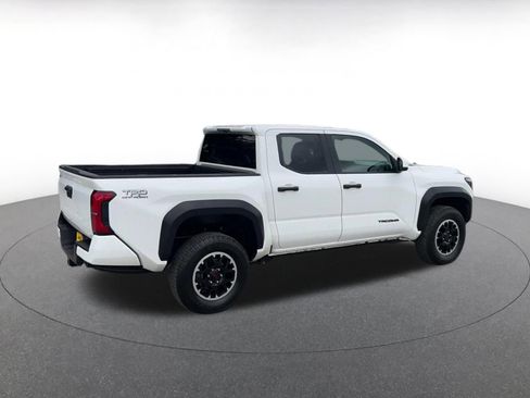 Used 2025 Toyota Tacoma TRD Off-Road AWD/4WD image 15