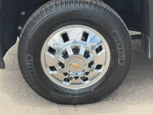 Used 2024 Chevrolet Silverado 3500 High Country w/ High Country Premium Package AWD/4WD image 9