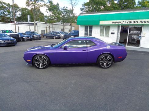 Used 2013 Dodge Challenger SRT8 Core image 2
