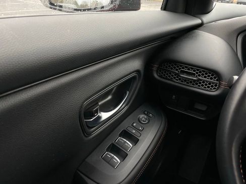 Certified 2025 Honda HR-V Sport image 22