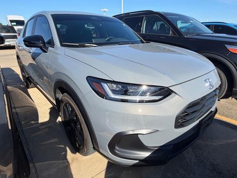 Used 2025 Honda HR-V Sport image 2