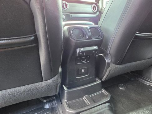 Used 2018 Jeep Wrangler Unlimited Sahara AWD/4WD image 34