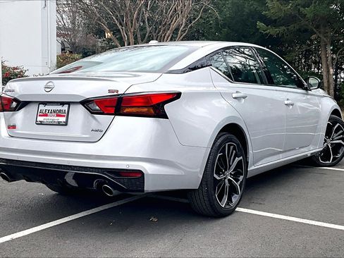 Used 2025 Nissan Altima 2.5 SR image 12