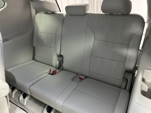 New 2026 Buick Enclave Avenir w/ Super Cruise Package AWD/4WD image 23