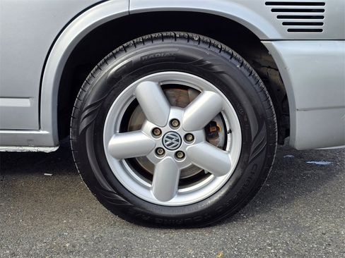 Used 2001 Volkswagen Eurovan GLS image 9