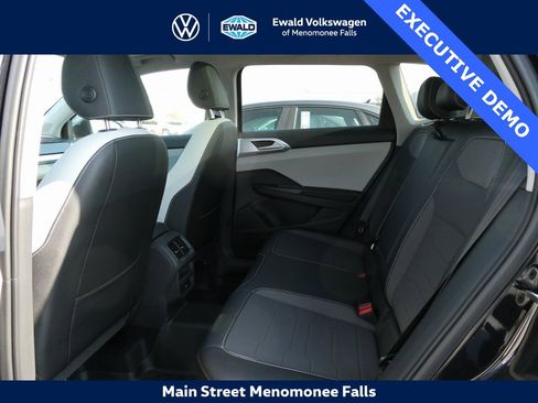 Used 2025 Volkswagen Taos SE image 40