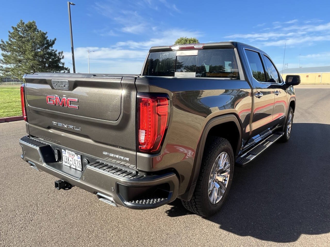 Used 2019 GMC Sierra 1500 Denali w/ Driver Alert Package II AWD/4WD image 4