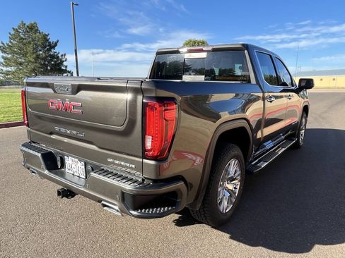 Used 2019 GMC Sierra 1500 Denali w/ Driver Alert Package II AWD/4WD image 4