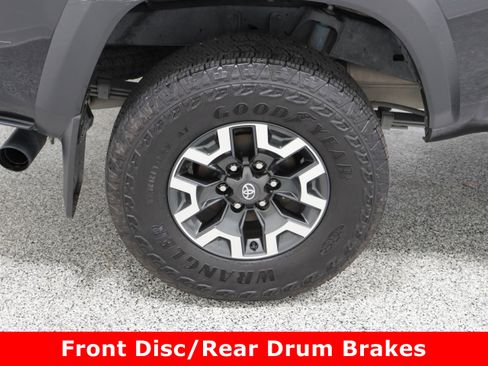 Used 2023 Toyota Tacoma TRD Off-Road image 6