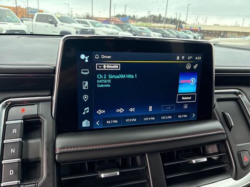 Used 2022 Chevrolet Suburban RST w/ Luxury Package image 11