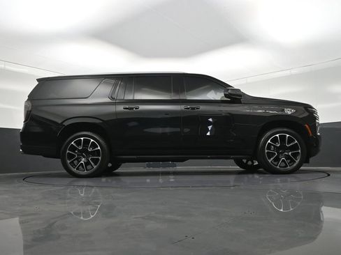Used 2025 Chevrolet Suburban RST w/ Comfort Package RWD image 30