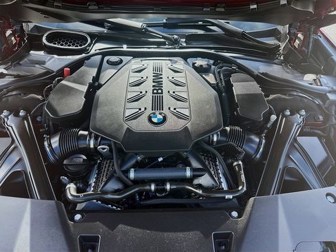 Used 2023 BMW 760i xDrive image 34