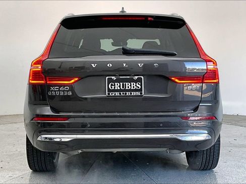 Certified 2023 Volvo XC60 B5 Ultimate w/ Climate Package image 7