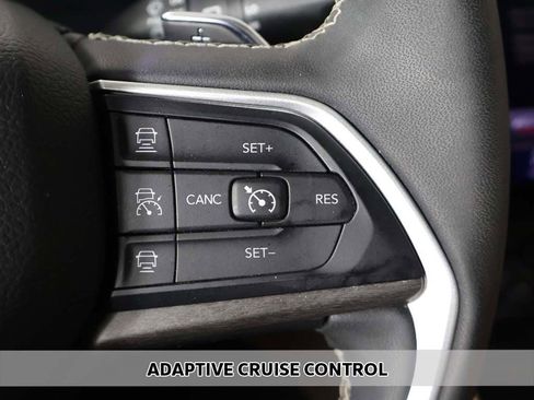 Used 2022 Jeep Grand Cherokee Limited 4xe w/ Luxury Tech Group II AWD/4WD image 6