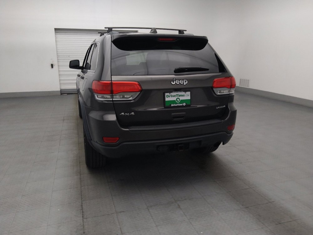 Used 2019 Jeep Grand Cherokee Laredo w/ 18" Wheel & 8.4" Radio Group AWD/4WD image 6