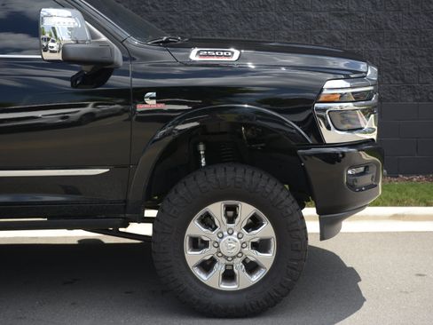 Used 2025 RAM 2500 Limited AWD/4WD image 42