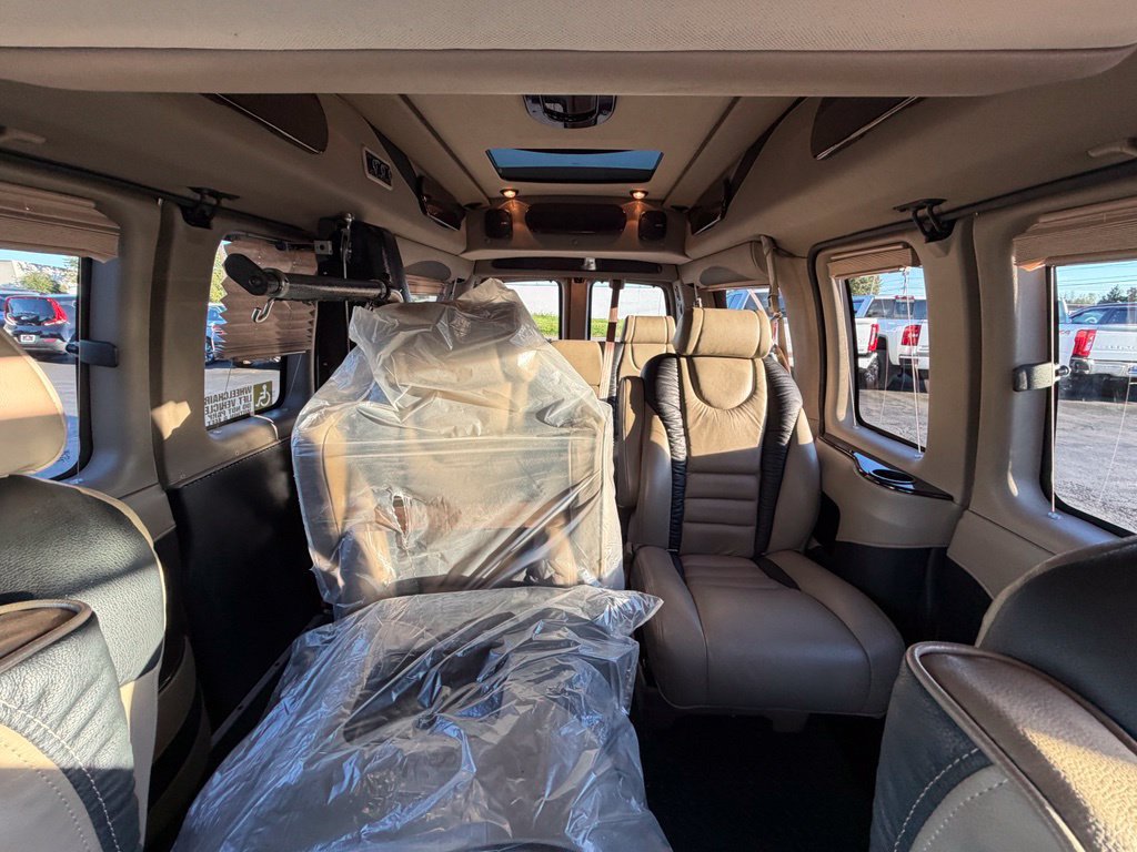 Used 2013 Chevrolet Express 1500 RWD image 15