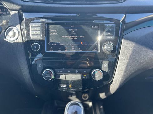 Used 2021 Nissan Rogue Sport SV image 18