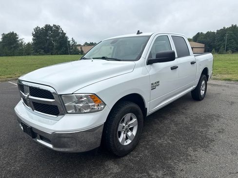 Used 2023 RAM 1500 Classic SLT w/ Electronics Group AWD/4WD image 3