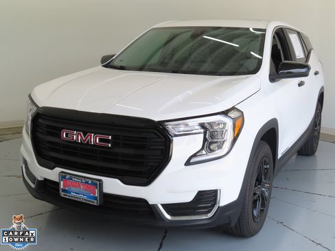 Used 2024 GMC Terrain SLE AWD/4WD image 8