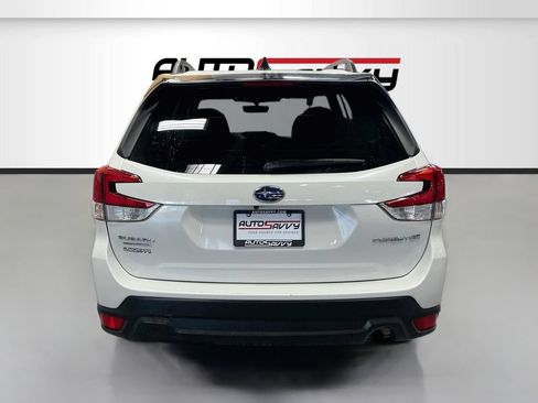 Used 2024 Subaru Forester Premium AWD/4WD image 6