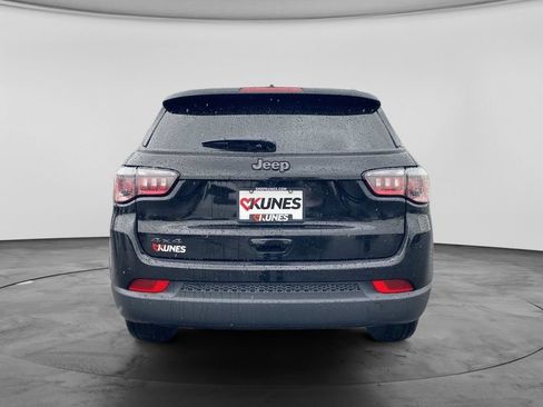 Used 2026 Jeep Compass Latitude AWD/4WD image 9