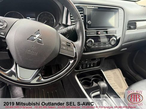 Used 2019 Mitsubishi Outlander SEL image 13