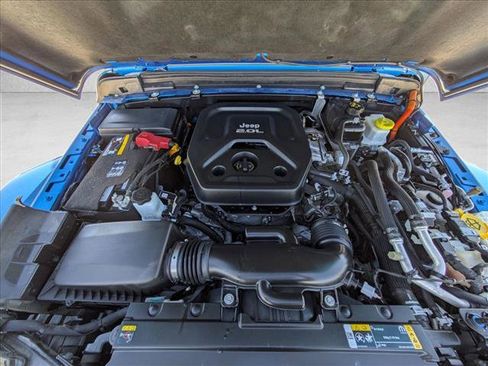 Used 2022 Jeep Wrangler Unlimited Sahara w/ Cold Weather Group image 27