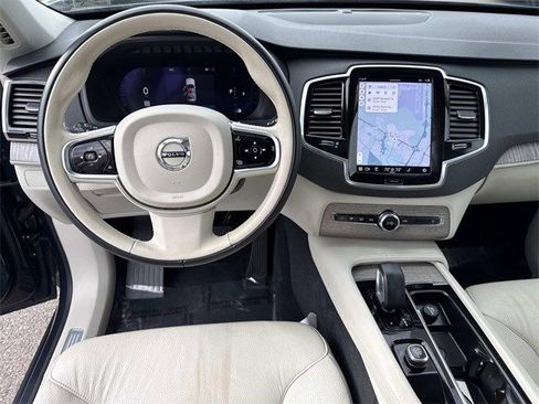 Used 2023 Volvo XC90 B6 Plus image 18
