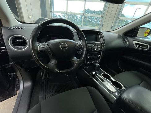 Used 2020 Nissan Pathfinder SV FWD image 12