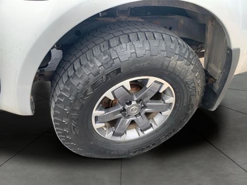Used 2018 Nissan Frontier PRO-4X AWD/4WD image 14