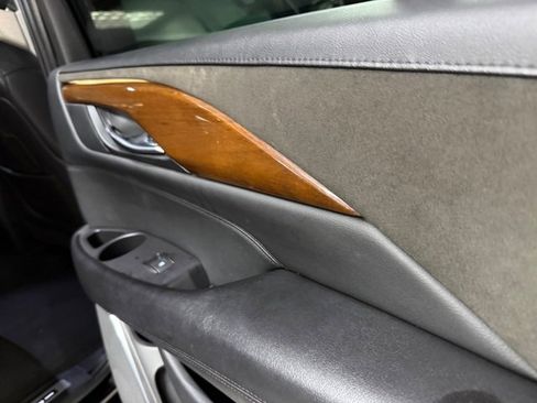 Used 2019 Cadillac Escalade Luxury image 13