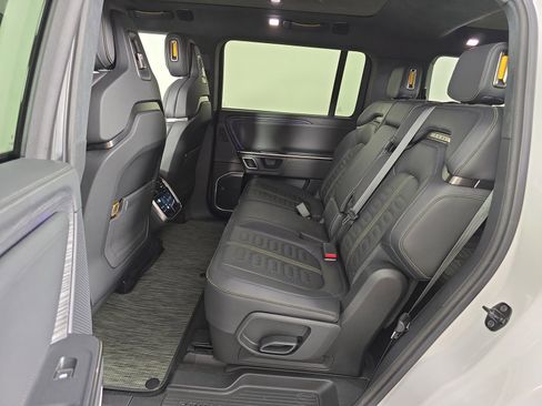 Used 2024 Rivian R1S Adventure AWD/4WD image 21