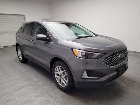 Used 2024 Ford Edge SEL image 13