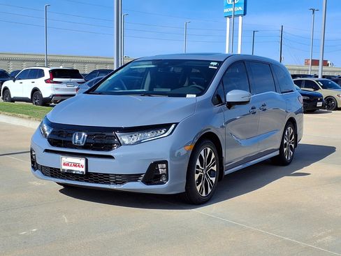 New 2026 Honda Odyssey Elite image 3